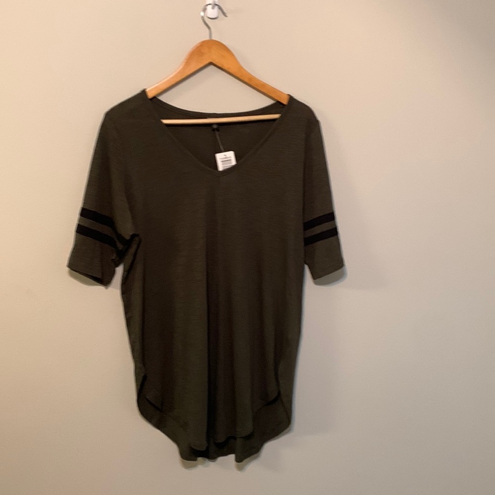 Torrid size 0 green shirt